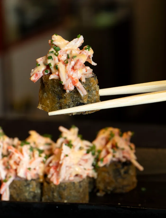 Maki de cangrejo crujiente