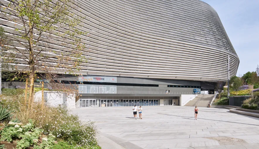 La Plaza de los Sagrados Corazones, acceso al Bernabéu Market